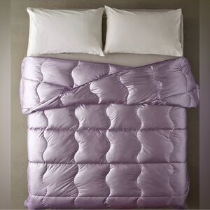 Urban Outfitters purple metallic shiny quilted king size comforter NEW!